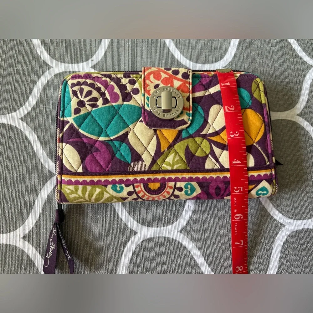 Vera Bradley Large Multicolor Quilted Plum
Purple Turn Key Billfold Wallet - Picture 5 of 6